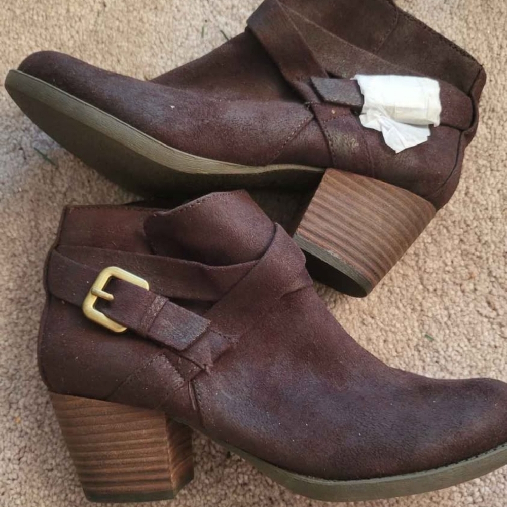 Crown Vintage Brown and Gold Ankle Booties with Western Flair